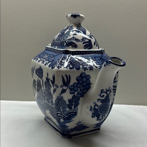 Vintage Moriyama Blue Willow Tea Pot - Picture 2 of 10